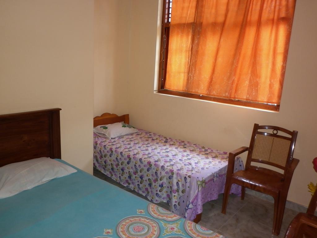 Seetha'S Hostel Negombo Room photo
