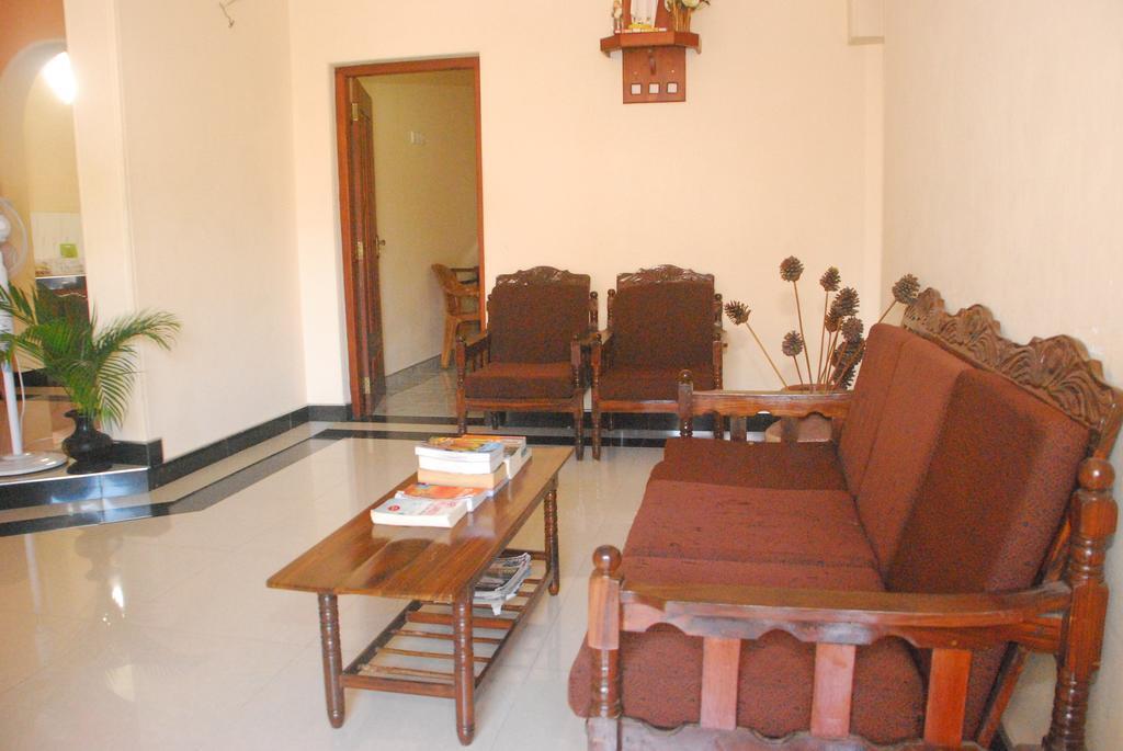 Seetha'S Hostel Negombo Exterior photo